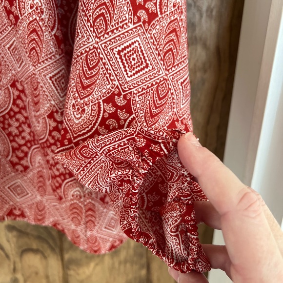 Cato Top Detailed Shoulder - Picture 3 of 4